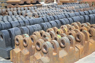 鄭州鼎盛嚴格把關(guān)每一個出廠的破碎機錘頭